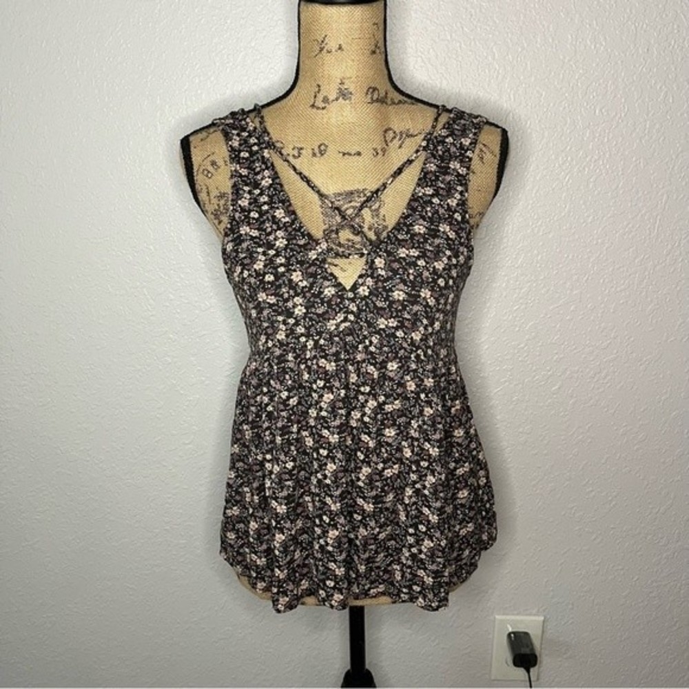 American Eagle Womens size XS Flowy Floral Tank Top Prairie Boho Lace Up V Neck